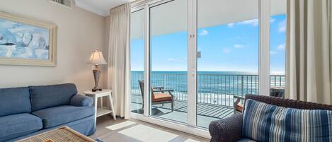 Televisión, reproductor de DVD, estéreo