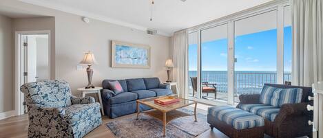 Fernseher, DVD-Player, Stereoanlage