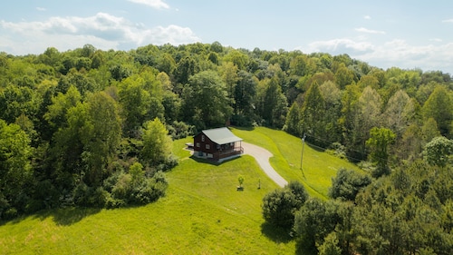 Golden Ridge | Hocking Hills, 62 Acres, Hot Tub