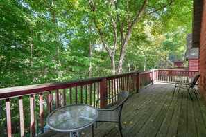 Property grounds - Cabins In Hocking - Retreat cabin #1 (Logan)