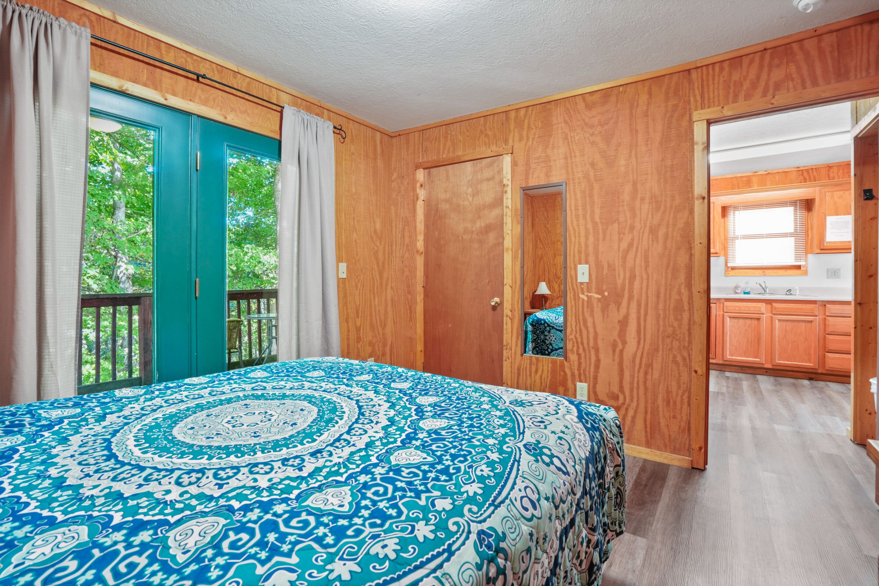 2 bedrooms, bed sheets