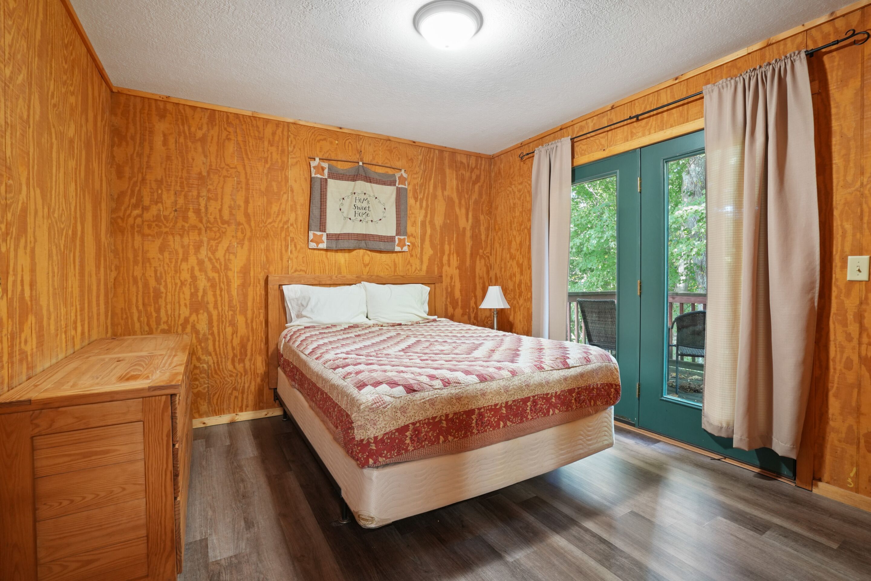 2 bedrooms, bed sheets