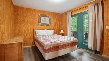 2 bedrooms, bed sheets