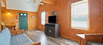 Retreat Cabin #2 | Hocking Hills, Pet Friendly