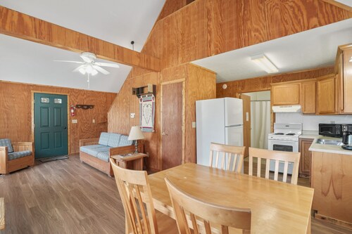 Retreat Cabin #8 | Hocking Hills, Fire Ring