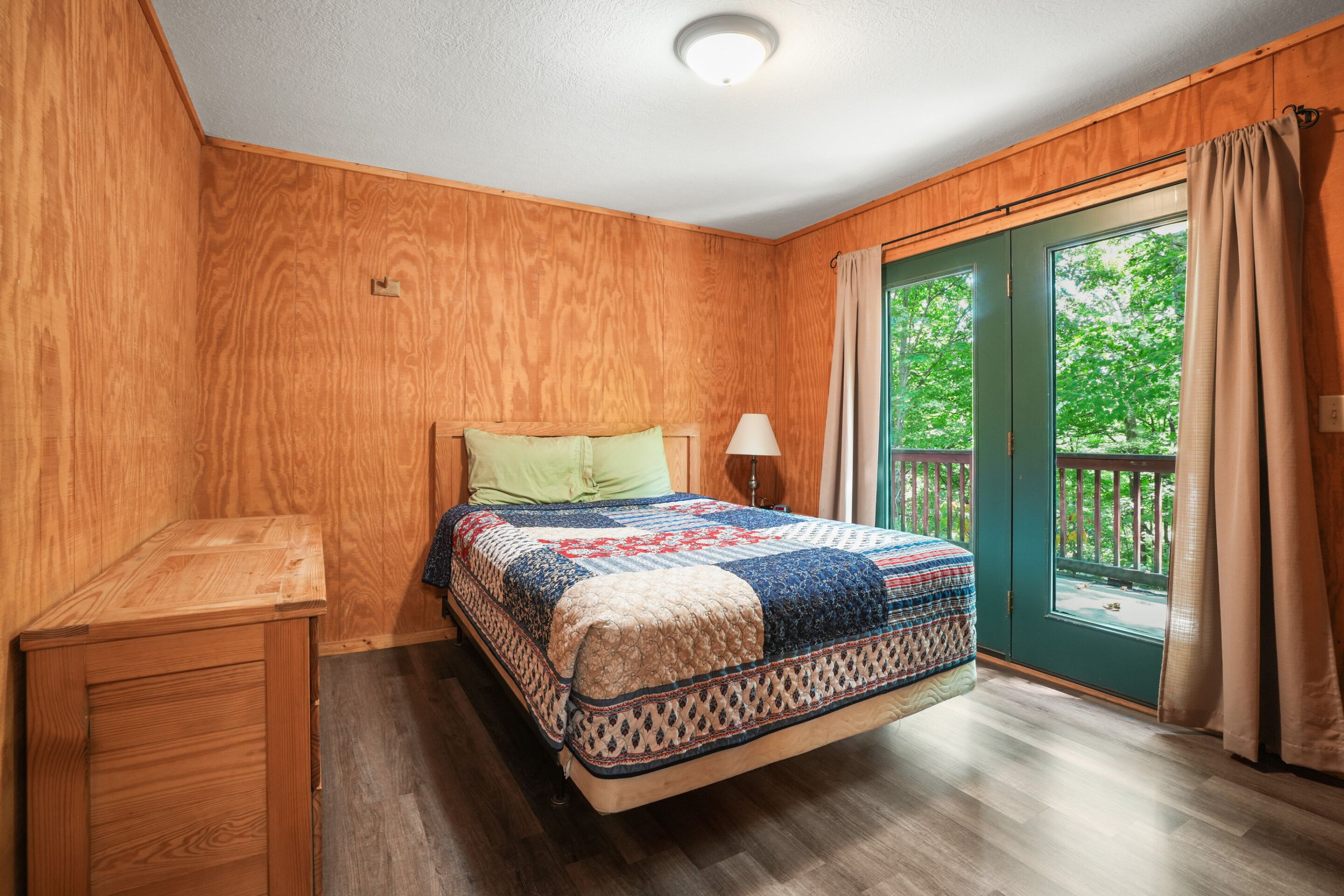 2 bedrooms, bed sheets