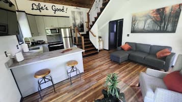 Smart-TV, Stereoanlage, Arbeitsbereiche