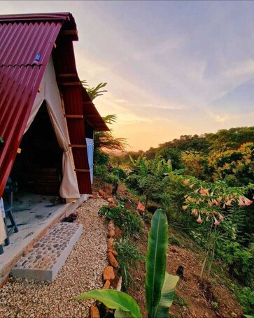 Comfort Double Room, Patio, Mountain View | Down comforters, free WiFi, bed sheets