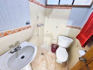 Towels, soap, shampoo, toilet paper - Casa Santander Panajachel (Panajachel)