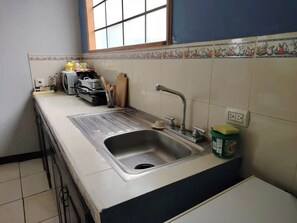 Fridge, microwave, stovetop, coffee/tea maker - Casa Santander Panajachel (Panajachel)
