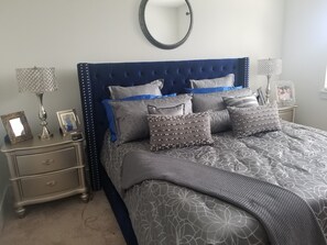 2 bedrooms, iron/ironing board, WiFi, bed sheets - 2BR, 2BA/ The Vinings: Near Truist Park, dining, & Buckhead—your Atlanta oasis! (Atlanta)