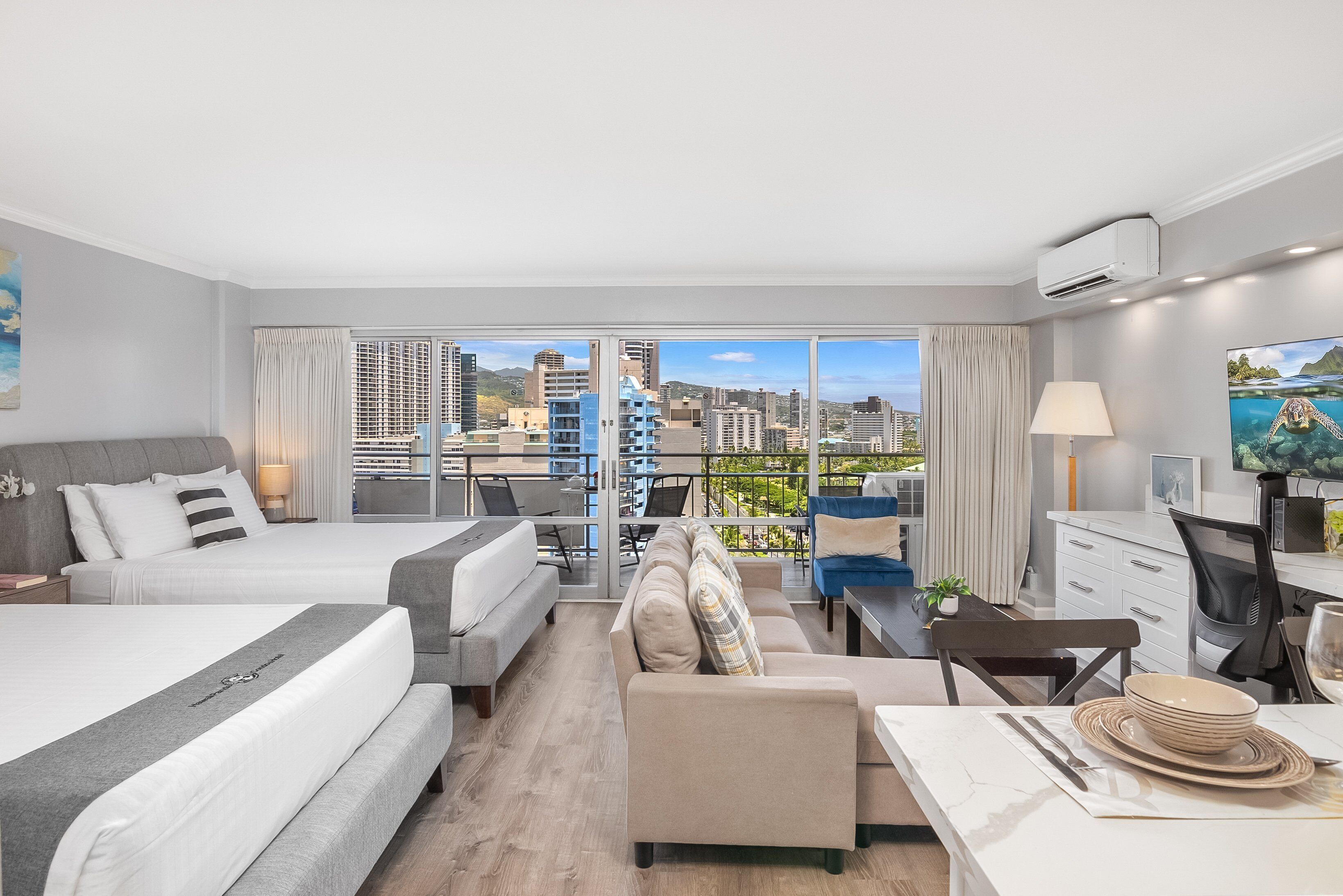 1 soverom, skrivebord, strykejern/-brett og wi-fi (inkludert)