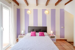 1 habitación, tabla de planchar con plancha, wifi gratis y ropa de cama 