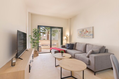 Appartement 'El Oasis Martinica 2 Bajo B' avec piscine privée, Wi-Fi et climatisation