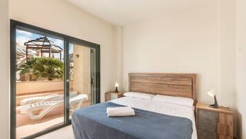 3 chambres, fer et planche à repasser, Wi-Fi gratuit, draps fournis