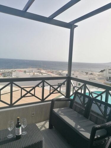 Holiday Apartment 'Alyce Apartment' with Sea View, Private Terrace and Wi-Fi