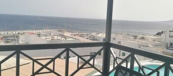 Holiday Apartment 'Alyce Apartment' with Sea View, Private Terrace and Wi-Fi