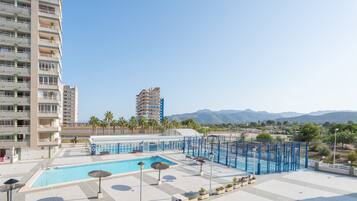 Een binnenzwembad, een verwarmd zwembad