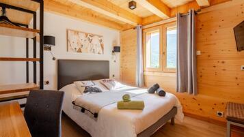 2 chambres, fer et planche à repasser, Wi-Fi gratuit, draps fournis