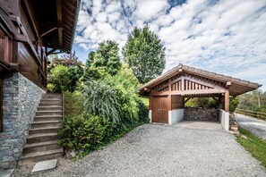 Property grounds - Chalet 'Familial - Le Laquis' with Mountain View, Private Terrace and Wi-Fi (Morillon)