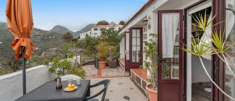 تناول الطعام بالخارج