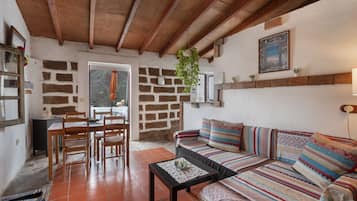 Tv, dvd-afspiller, stereoanlæg