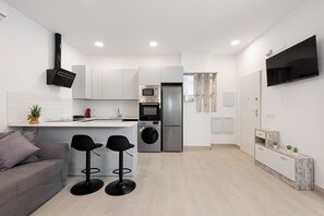 Interior - Apartment 'Apartamentos Sealmar 2' with Shared Pool, Wi-Fi and Air Conditioning (Malaga)