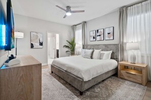 8 bedrooms, iron/ironing board, free WiFi, bed sheets - Dream Estate | 8BR Villa with Pool & Spa (Davenport)