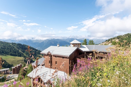 Exterior. Apartment 'Résidence Aspen' in the Alps with Mountain View of Mont Blanc Range