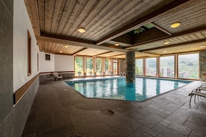 Piscina interna, piscina aquecida