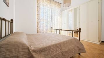 1 dormitorio, wifi gratis, ropa de cama y accesible en silla de ruedas