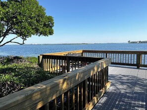 Property grounds - Runaway Bay 169 - Beach, bay, pool and gym (Bradenton Beach)