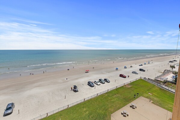 På stranden