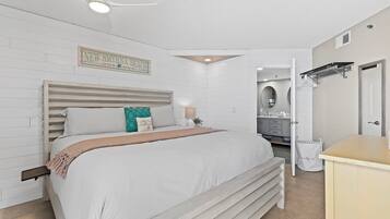 2 slaapkamers, geluiddichte muren, een strijkplank/strijkijzer