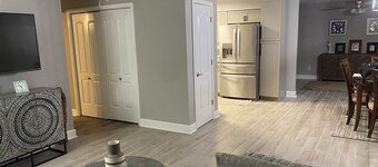 Charming 2-bedroom house with AC, WiFi in fabulous Panama City