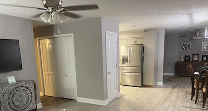 Charming 2-bedroom house with AC, WiFi in fabulous Panama City