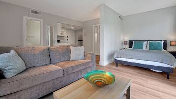 Signature Studio, Garden View