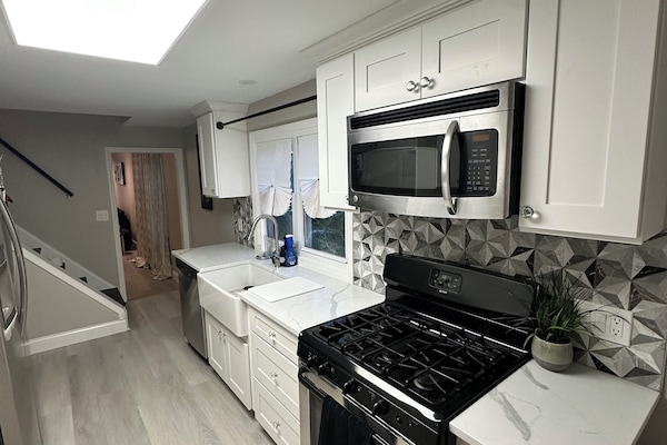 Frigorífic, microones, forn i placa de cuina