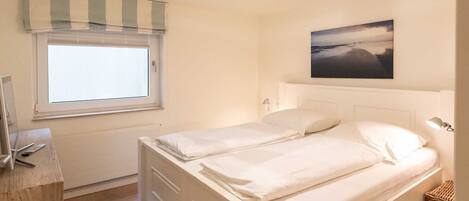 2 bedrooms, in-room safe, iron/ironing board, WiFi