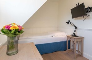 2 Schlafzimmer, Zimmersafe, Schreibtisch, Bügeleisen/Bügelbrett