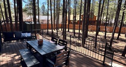 Ponderosa Place in Pinetop - Family & Dog Friendly, Tranquil Backyard