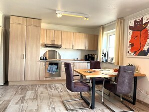 Unclassified image, 2 of 18, button