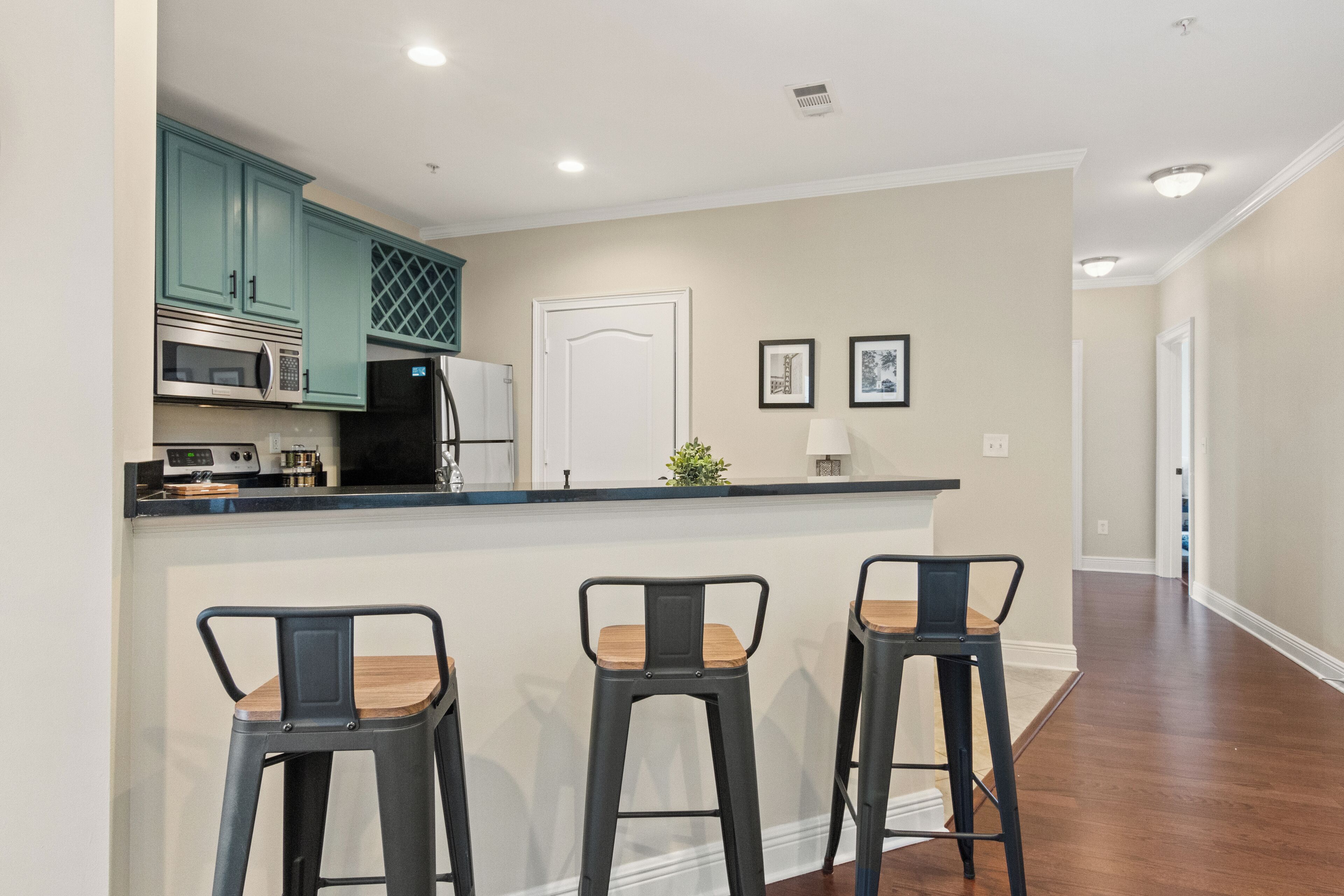 冰箱、微波炉、烤箱、炉灶