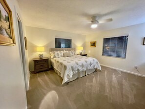4 habitaciones, tabla de planchar con plancha, wifi y ropa de cama
