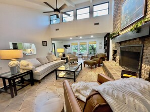 Smart-tv och eldstad