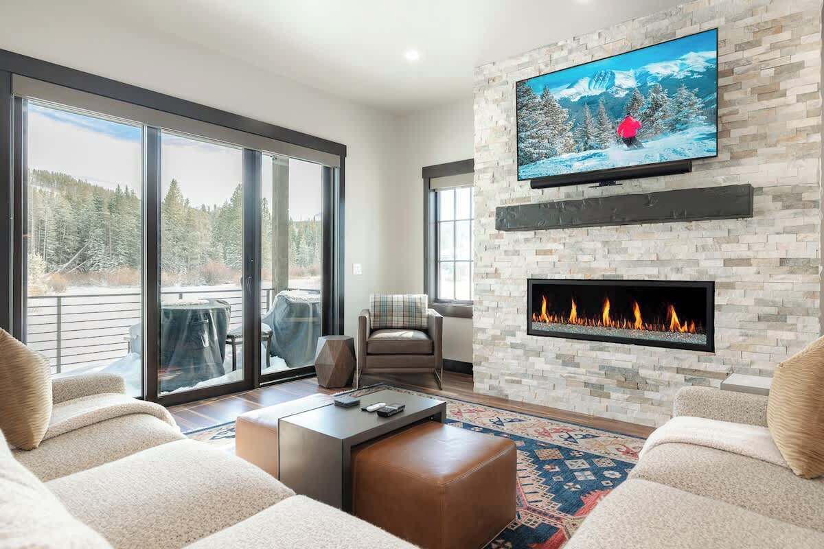 TV, fireplace, video games, stereo