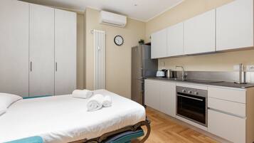 Kühlschrank, Ofen, Herdplatte, Geschirrspüler