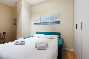 WiFi, bed sheets