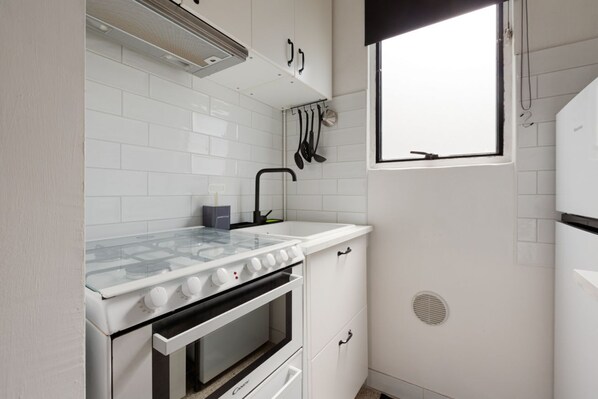 Fridge, microwave, oven, stovetop