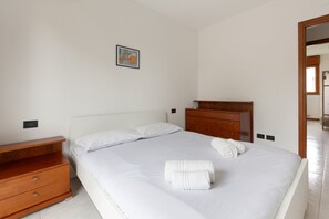 2 chambres, fer et planche Ă repasser, Wi-Fi, literie fournie